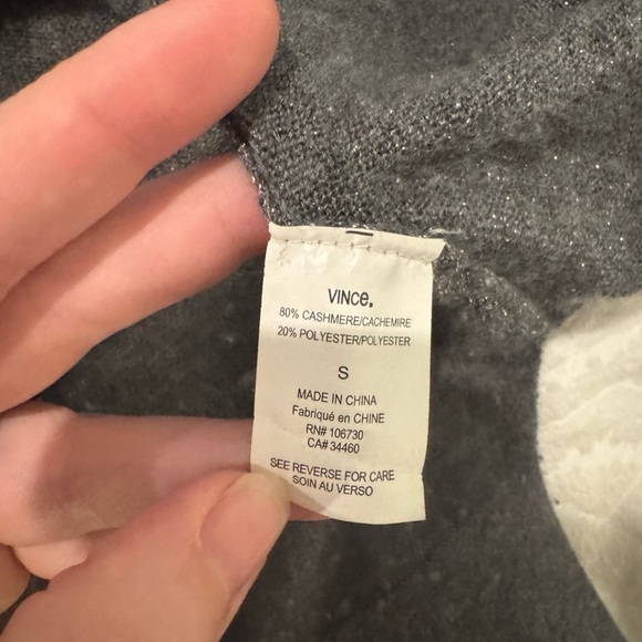 VINCE. CASHMERE BLEND GRAY METALLIC STRIPED PULLOVER LONG SLEEVE SWEATER - Picture 5 of 8